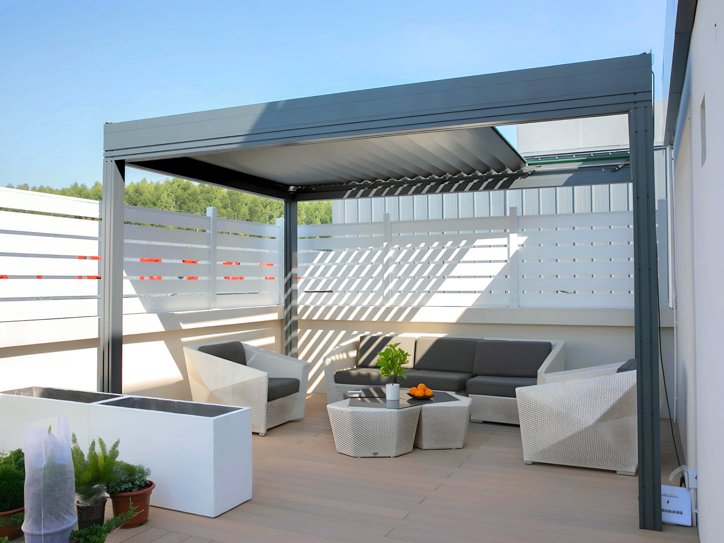 Retractable Roof Open Air Pergola